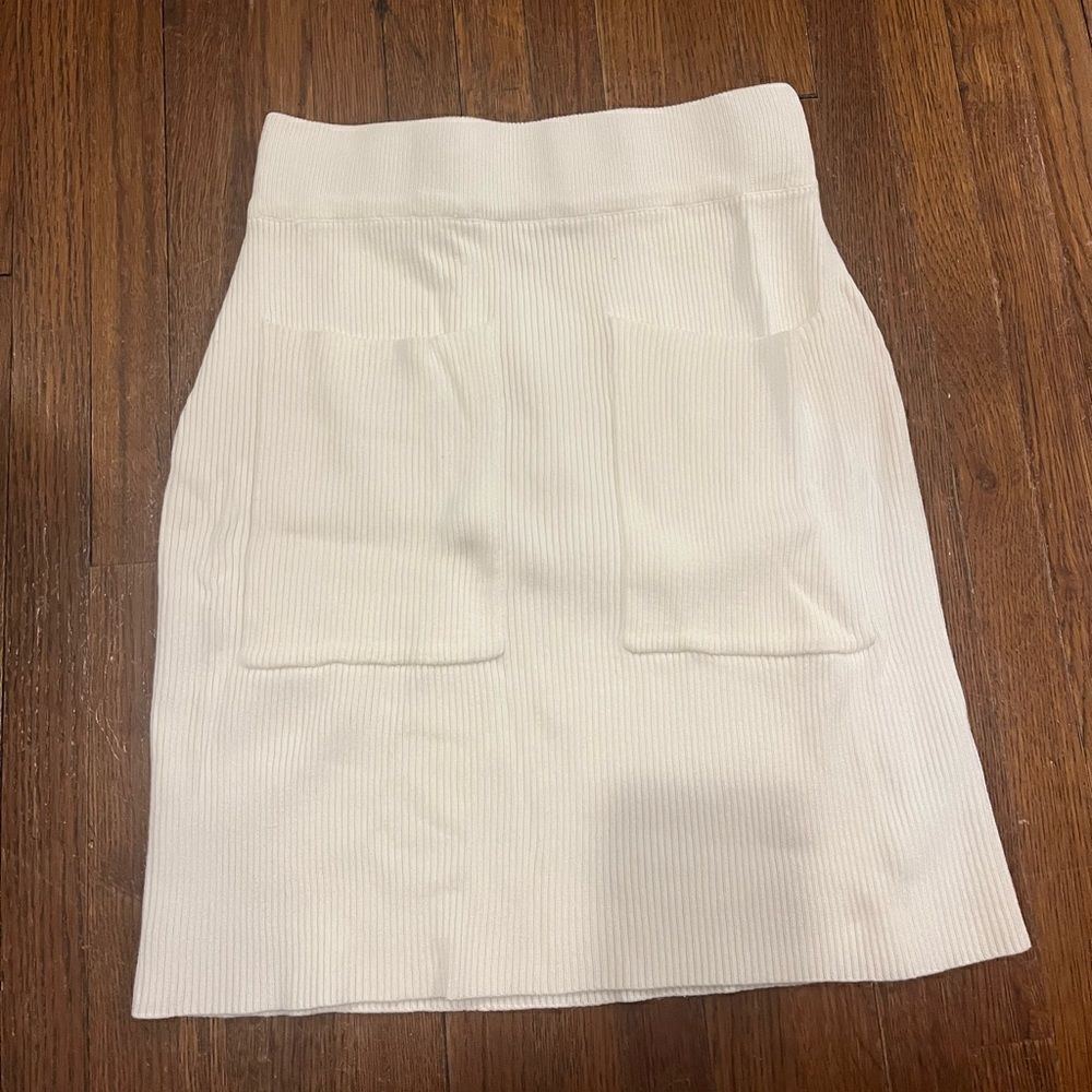 Fashion Nova White Ribbed Skirt w Pockets, Size Small